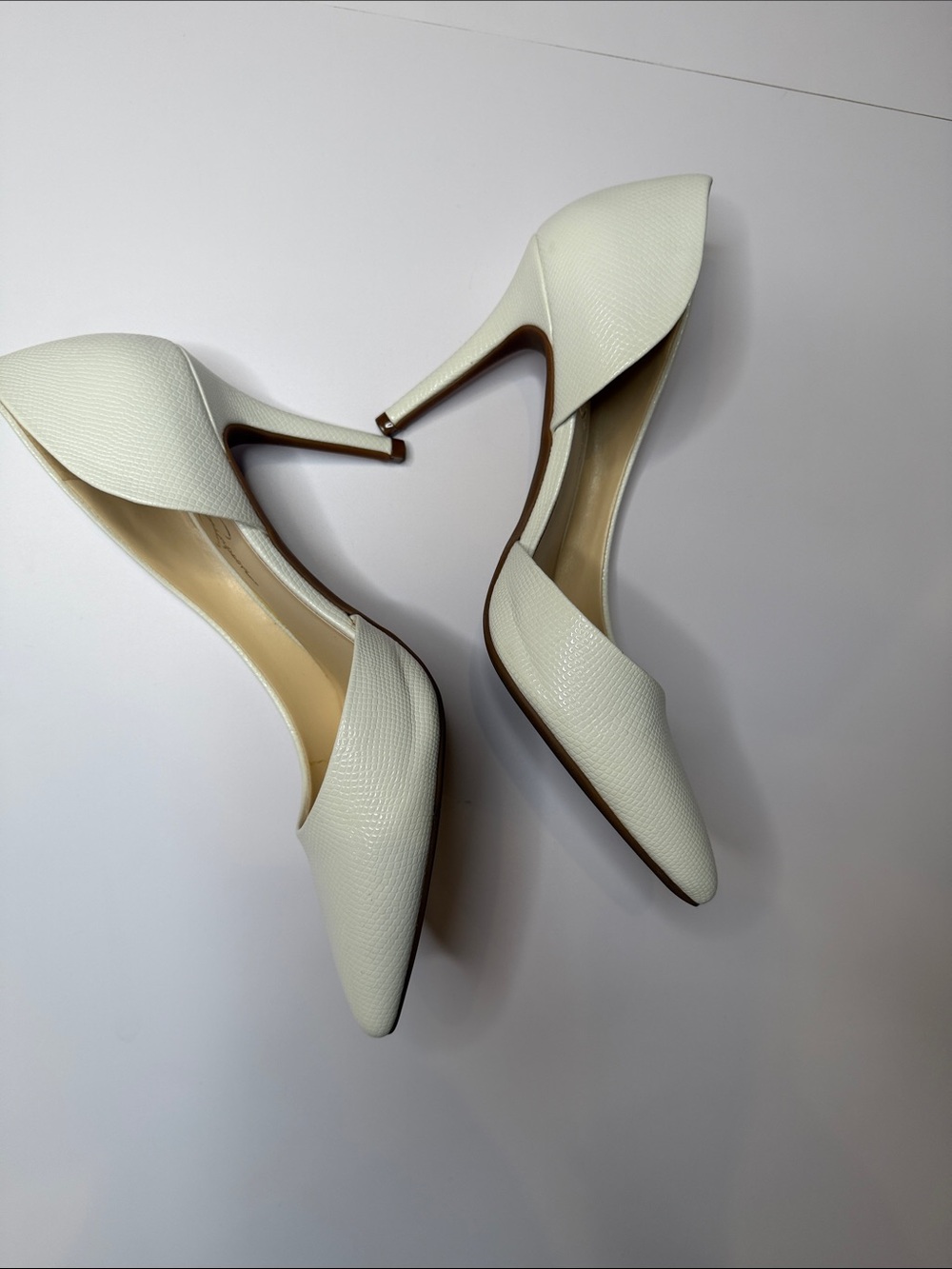 Jessica Simpson Ivory Textured Pointed-Toe Pumps - Picture 4 of 6
